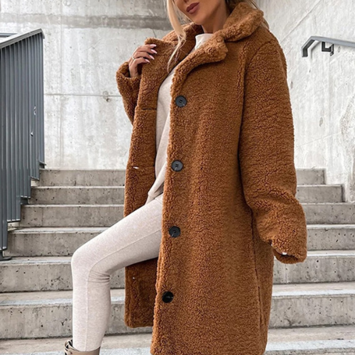 Beautifully Finished Coat in a Timeless Design