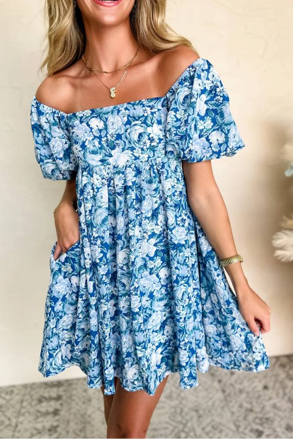 Classic Vintage Dress with a Flattering Fit