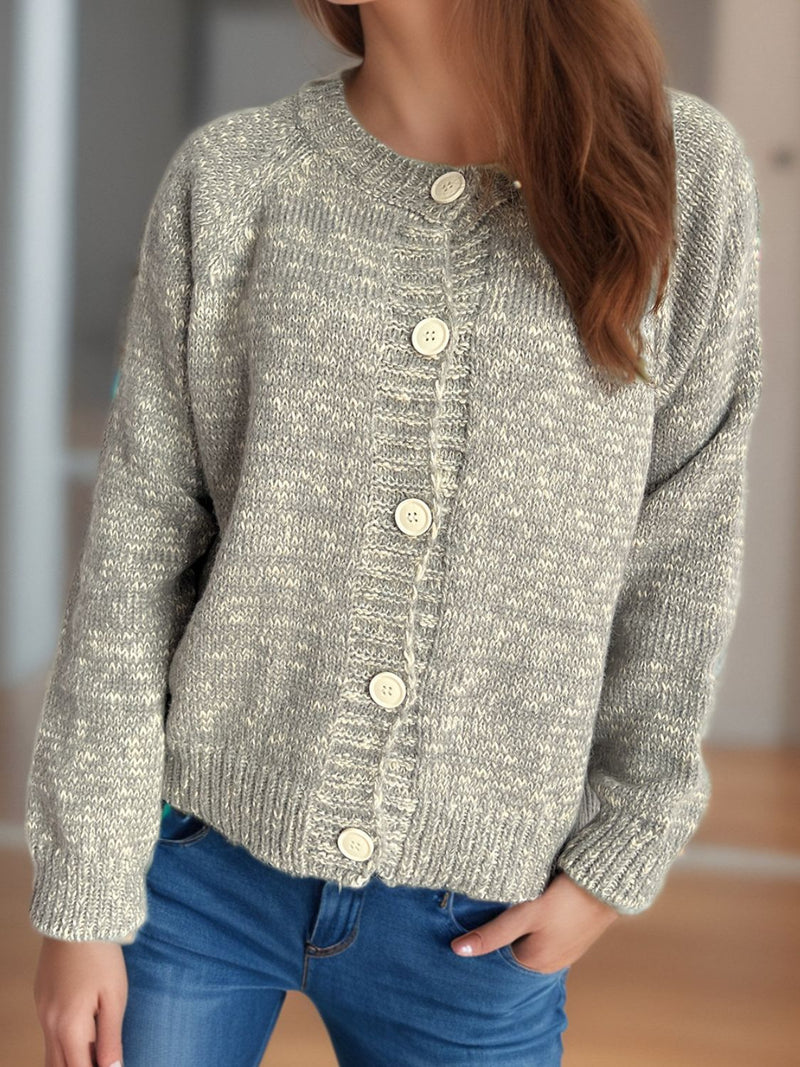 Effortlessly Elegant Cardigan with a Timeless Design