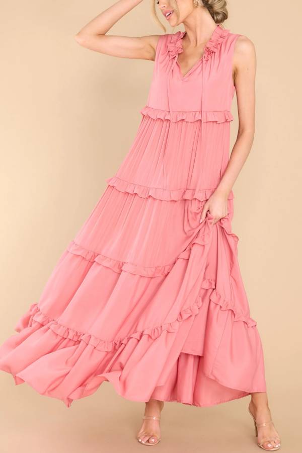 Well Tailored Dress with a Graceful Silhouette