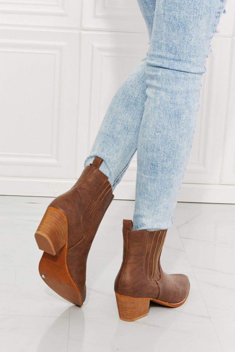 Classic Orthopedic Shoes with Timeless Style