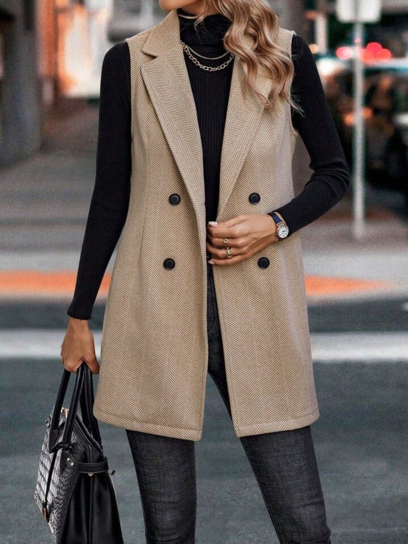 Beautifully Finished Coat in a Timeless Design