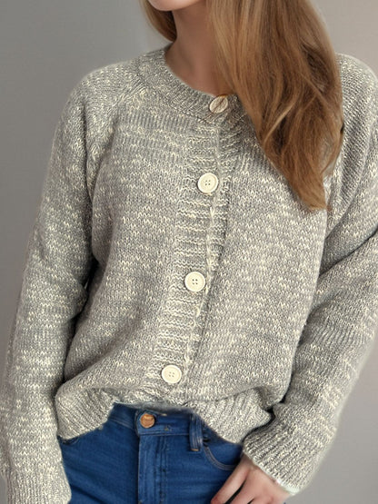 Effortlessly Elegant Cardigan with a Timeless Design