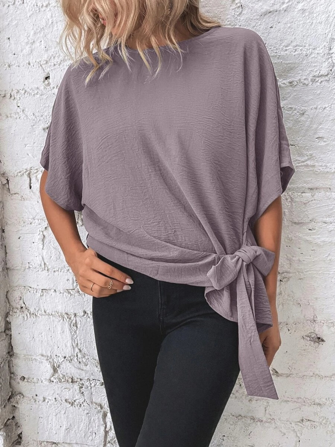 Well Tailored Blouse with a Graceful Silhouette
