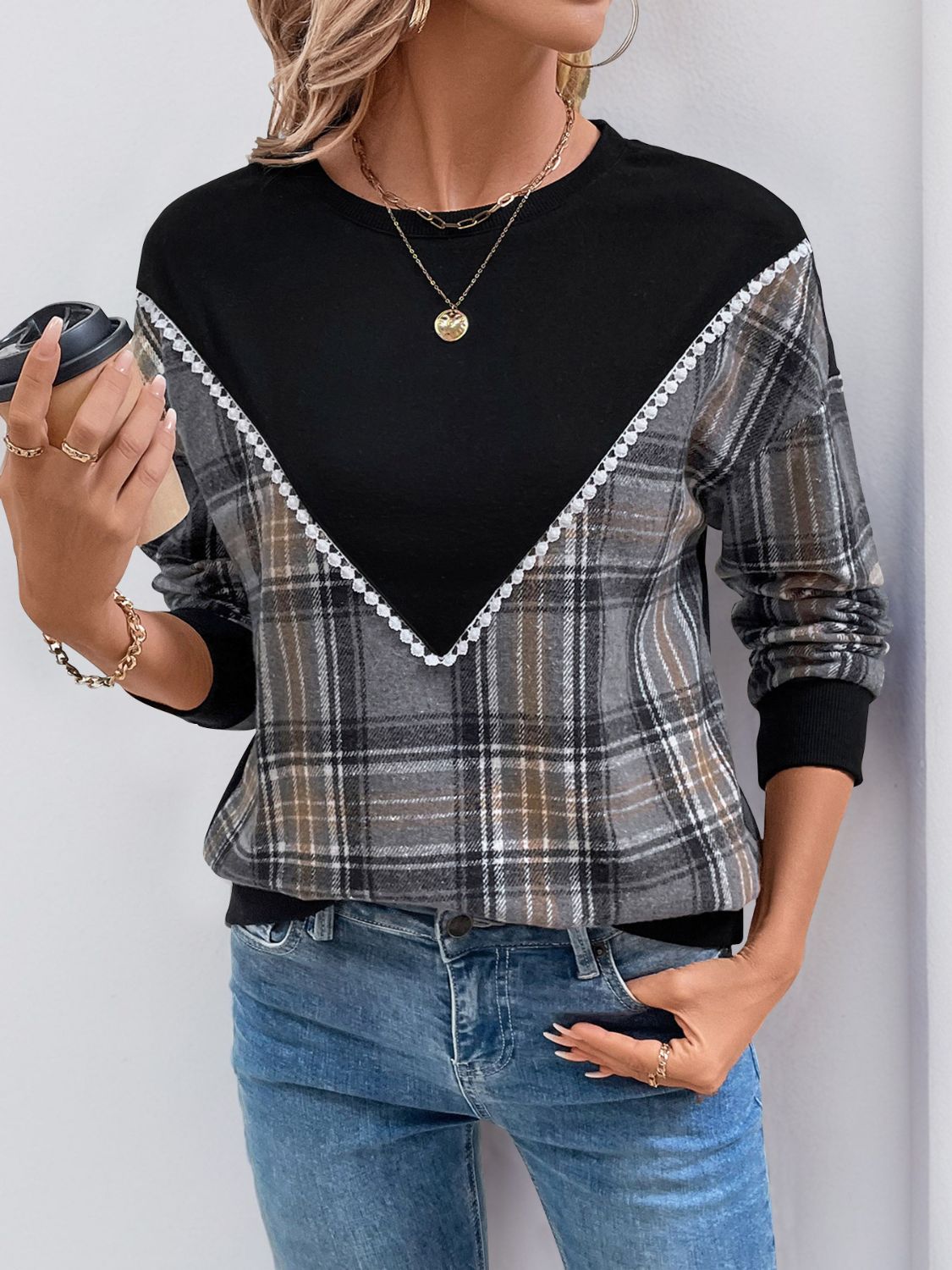 Effortlessly Elegant Shirt with a Timeless Design