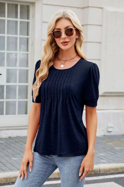 Effortlessly Elegant T-Shirt with a Timeless Design