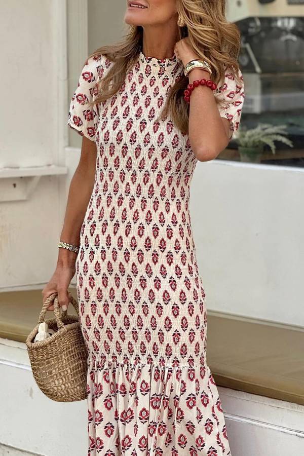 Beautifully Finished Dress in a Timeless Design
