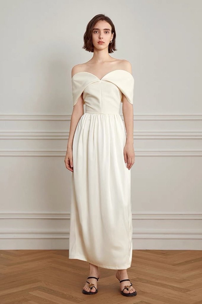 Effortlessly Elegant Dress with a Timeless Design