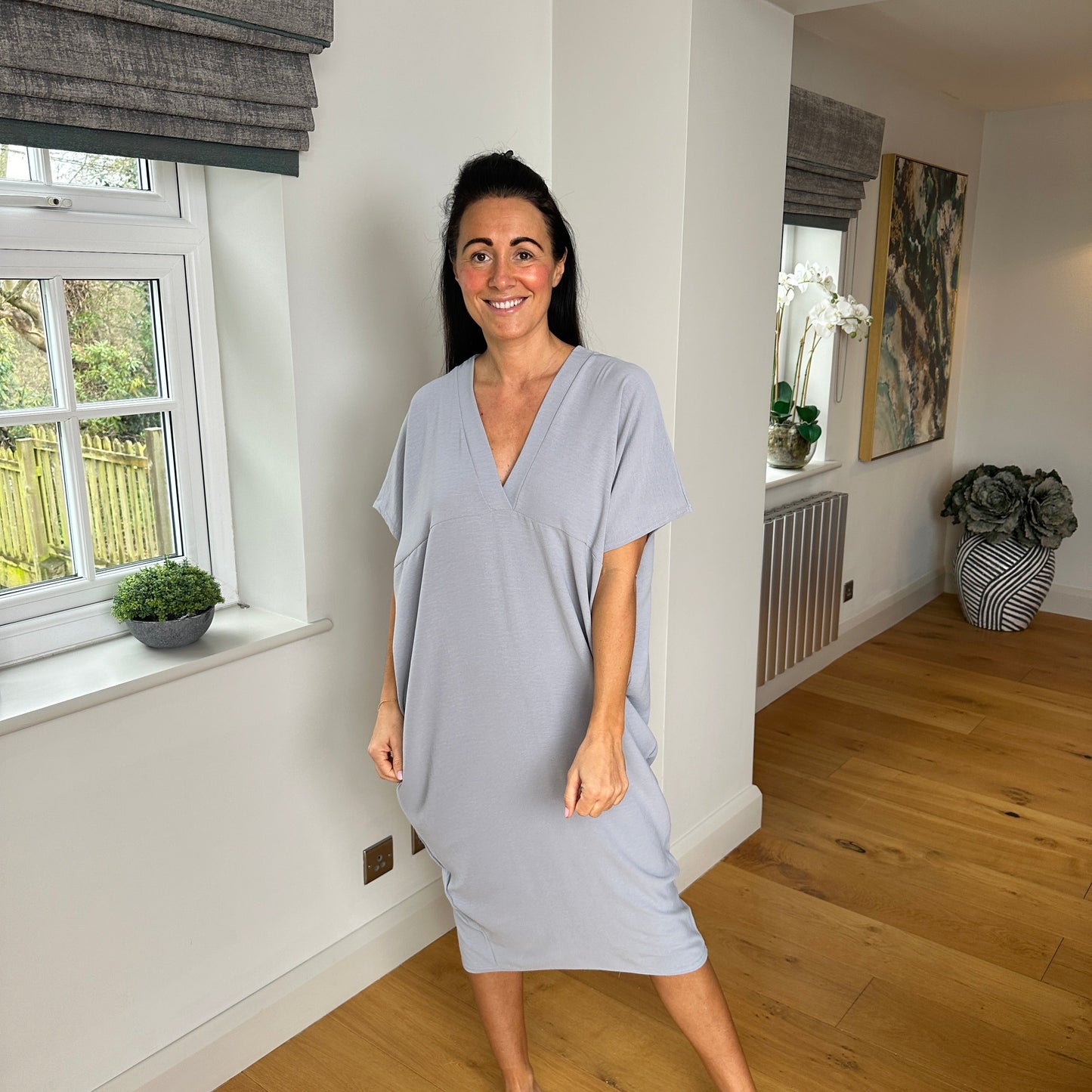 Well Tailored Dress with a Graceful Silhouette