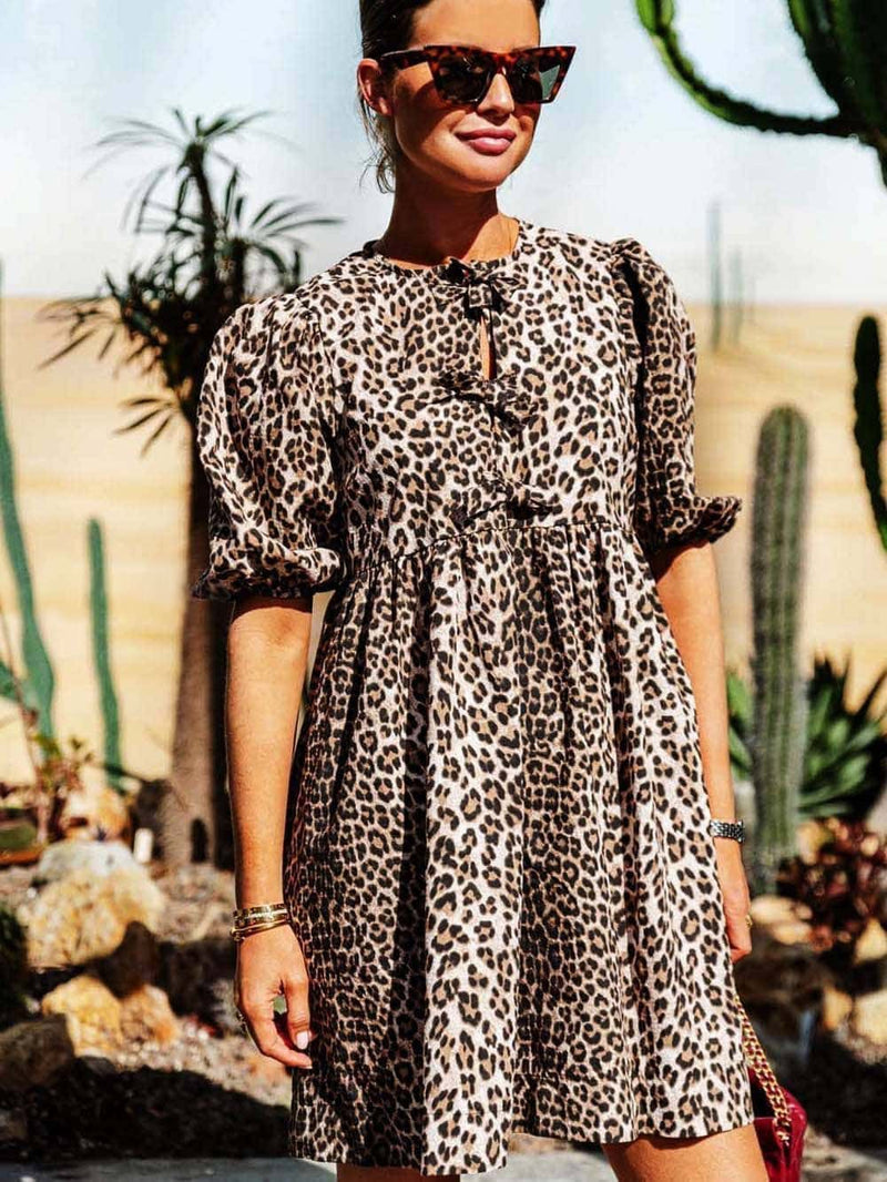 Gracefully Styled Dress for Any Occasion