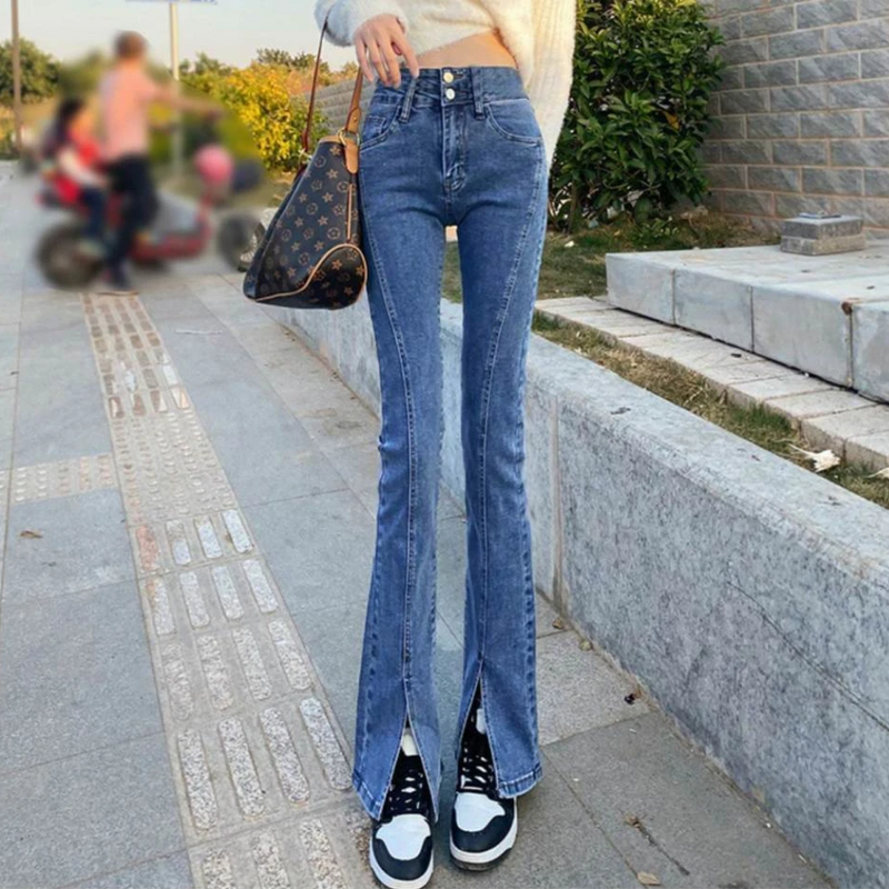 Classic Vintage Pants with a Flattering Fit