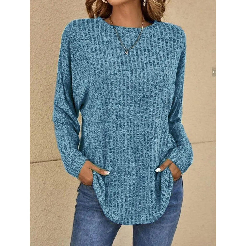 Well Tailored Sweater with a Graceful Silhouette