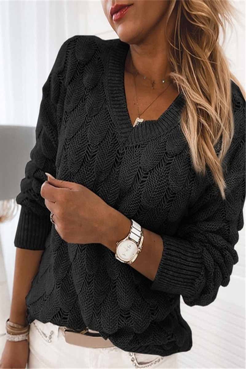 Classic Vintage Sweater with a Flattering Fit