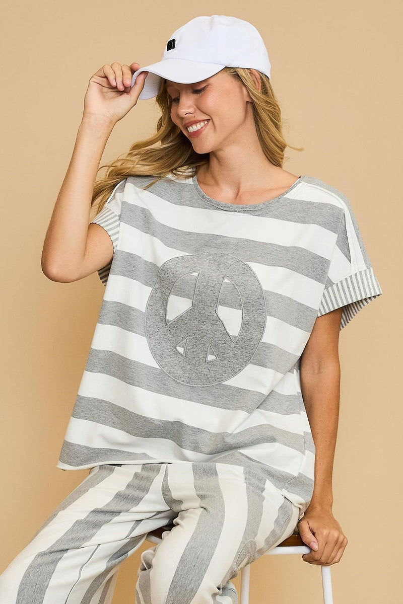 Effortlessly Elegant T-Shirt with a Timeless Design