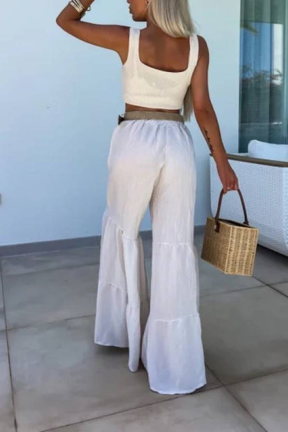 Sophisticated Trousers with a Clean Classic Look