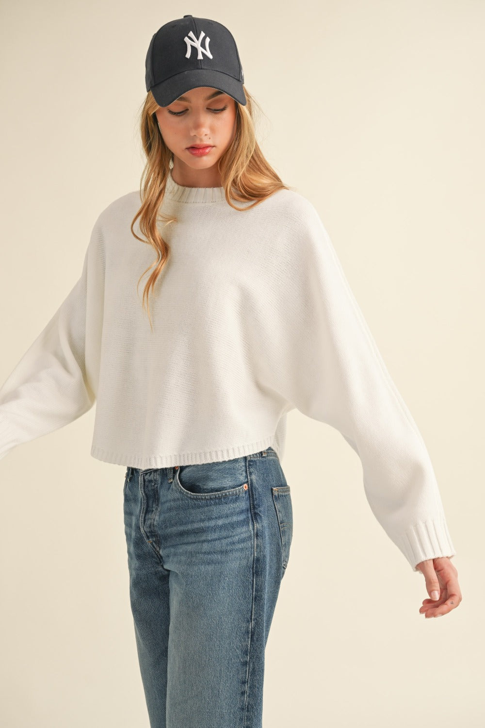 Well Tailored Sweater with a Graceful Silhouette