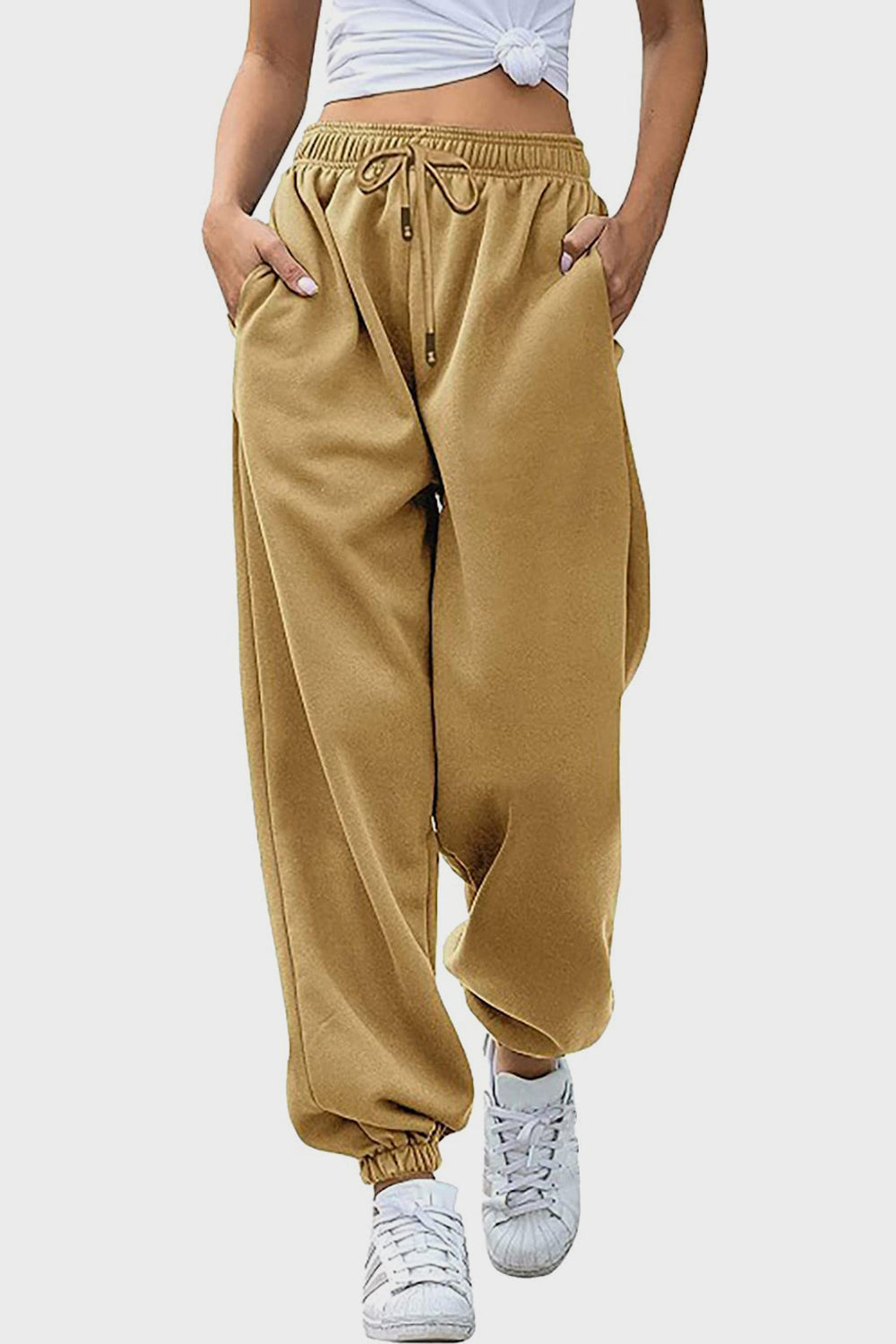 Effortlessly Elegant Pants with a Timeless Design