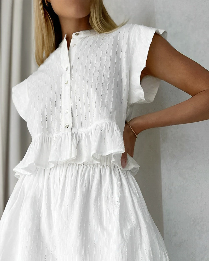 Well Tailored Dress with a Graceful Silhouette