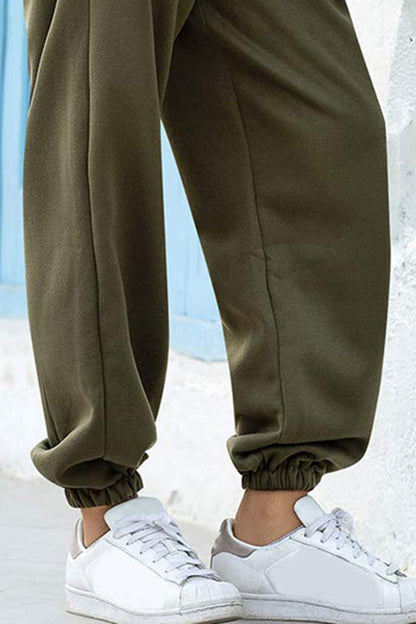 Effortlessly Elegant Pants with a Timeless Design