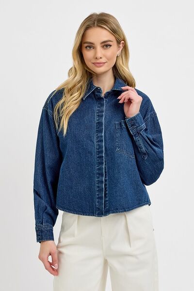 Effortlessly Elegant Jacket with a Timeless Design