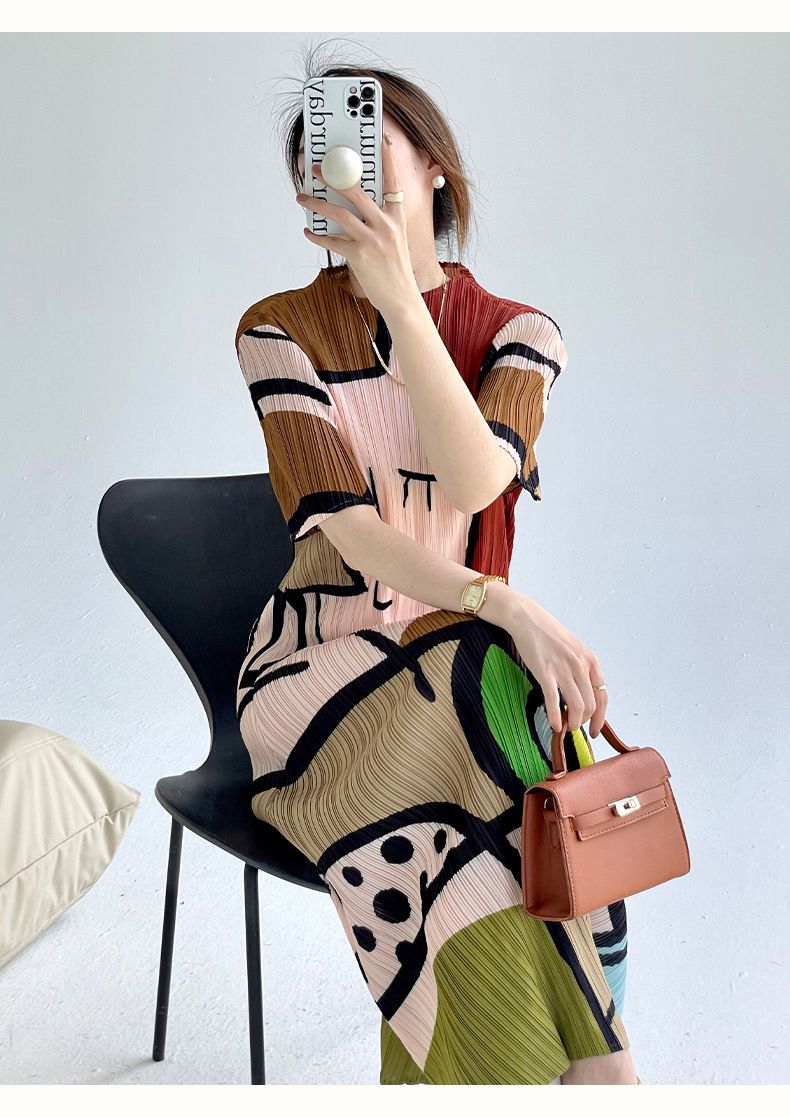 Gracefully Styled Dress for Any Occasion