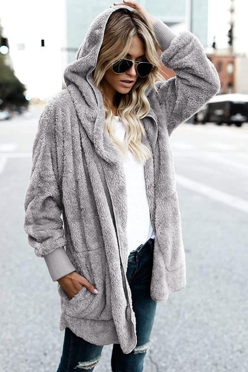 Effortlessly Elegant Jacket with a Timeless Design