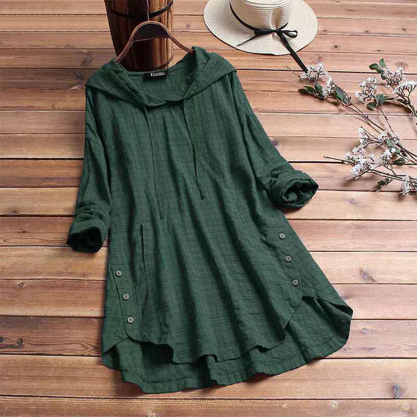 Classic Vintage Blouse with a Flattering Fit