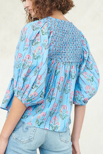 Sophisticated Blouse with a Clean Classic Look