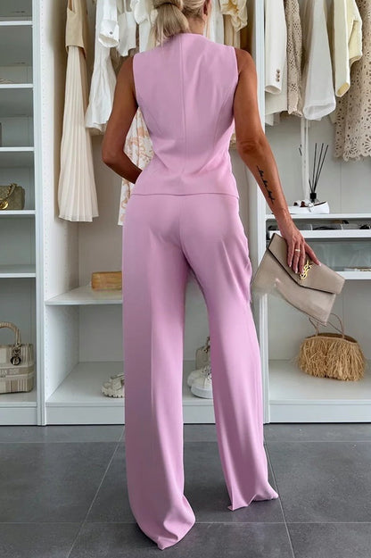Effortlessly Elegant Pants with a Timeless Design