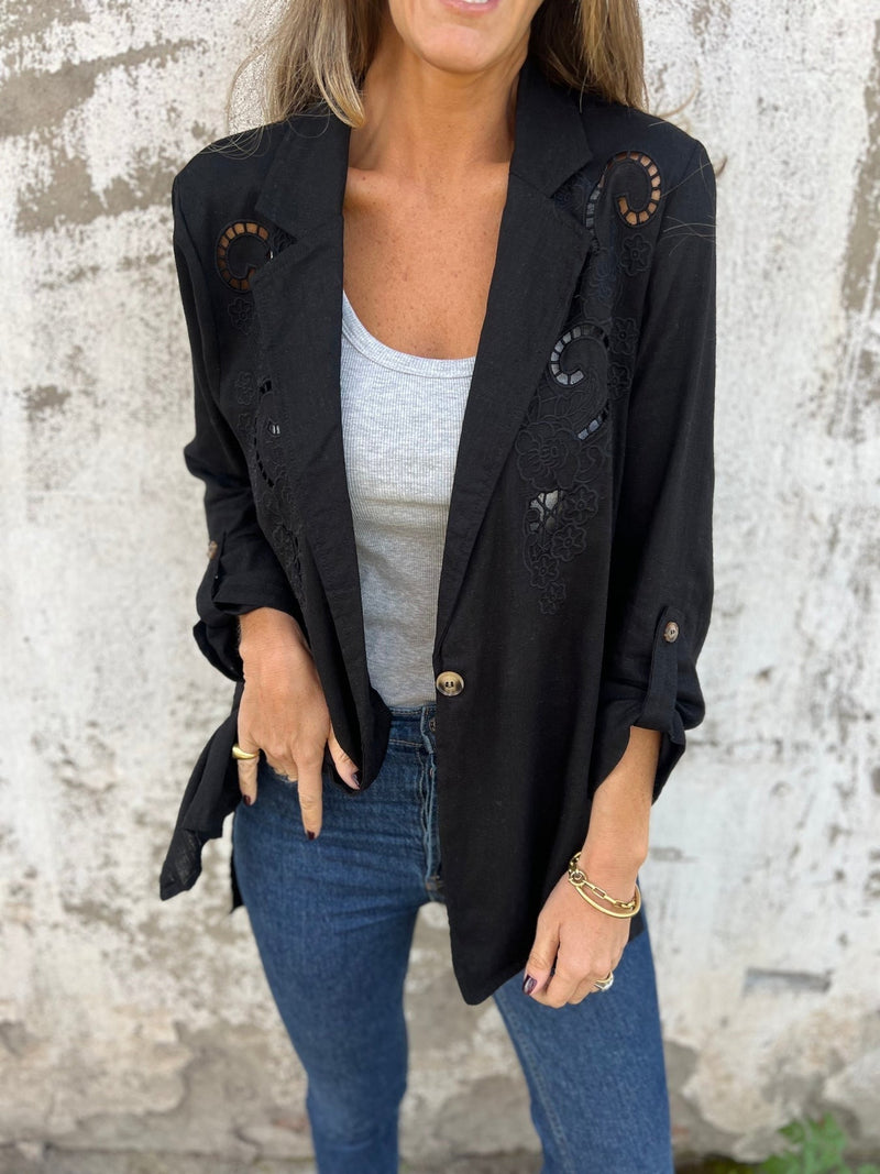 Beautifully Crafted Shirt in a Classic Style