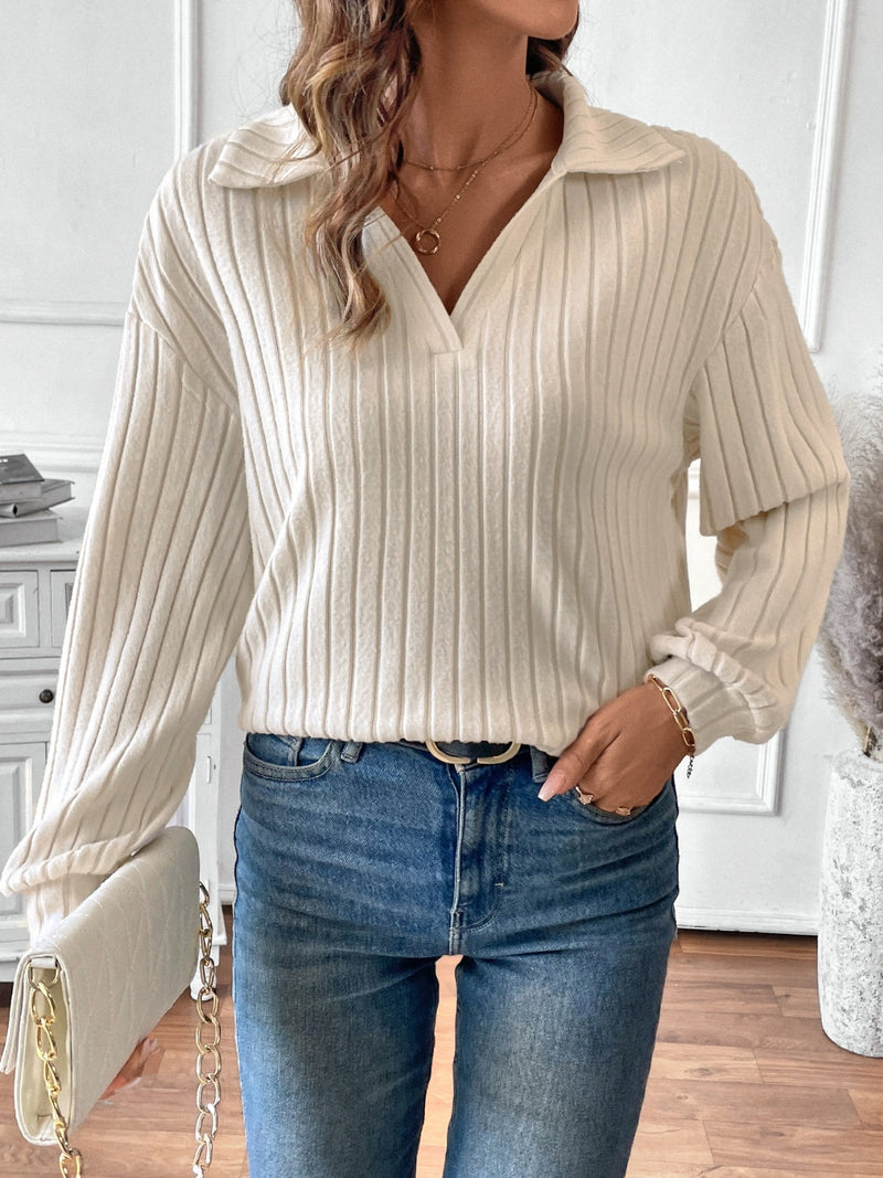 Effortlessly Elegant T-Shirt with a Timeless Design