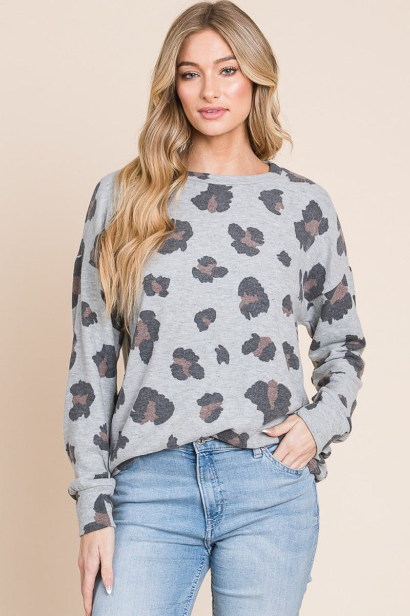 Gracefully Styled T-Shirt for Any Occasion
