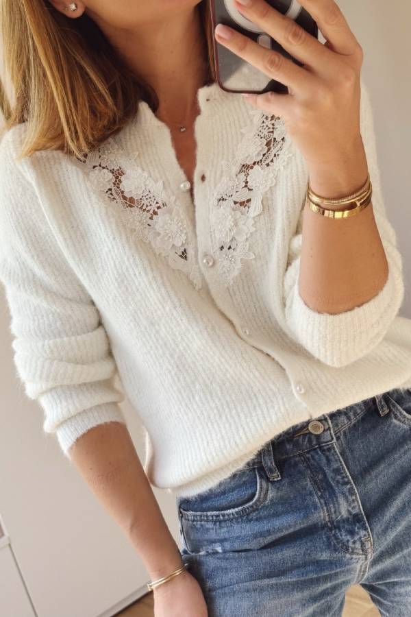 Elegantly Styled Jacket for Everyday Wear