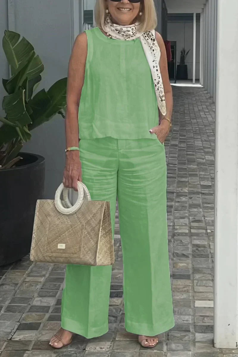 Effortlessly Elegant Garment with a Timeless Design