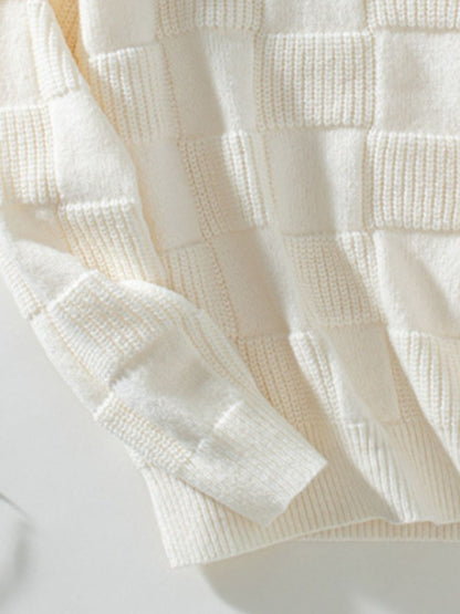 Effortlessly Elegant Sweater with a Timeless Design