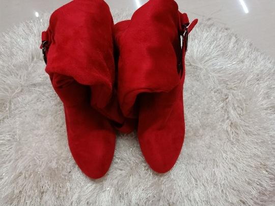 Chic Orthopedic Boots with Unique Design