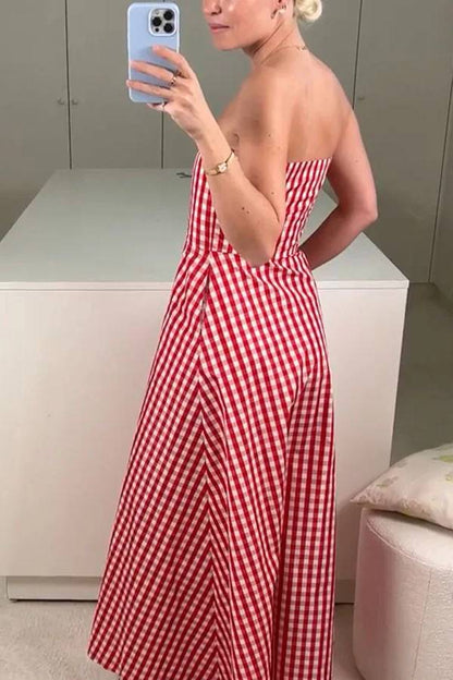 Classic Vintage Dress with a Flattering Fit