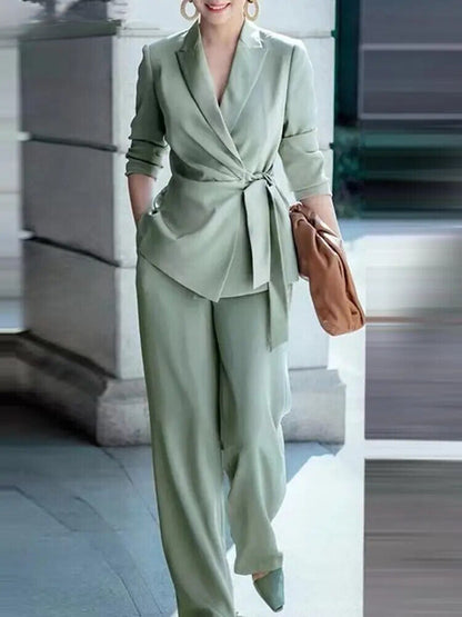 Effortlessly Elegant Garment with a Timeless Design