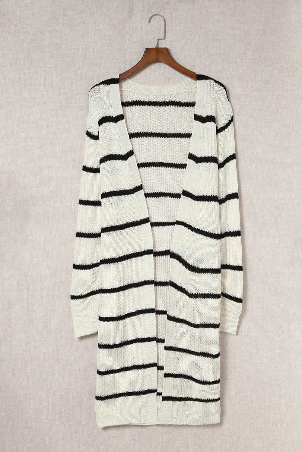 Effortlessly Elegant Cardigan with a Timeless Design