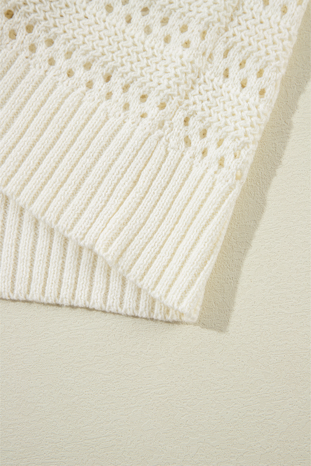 Effortlessly Elegant Sweater with a Timeless Design