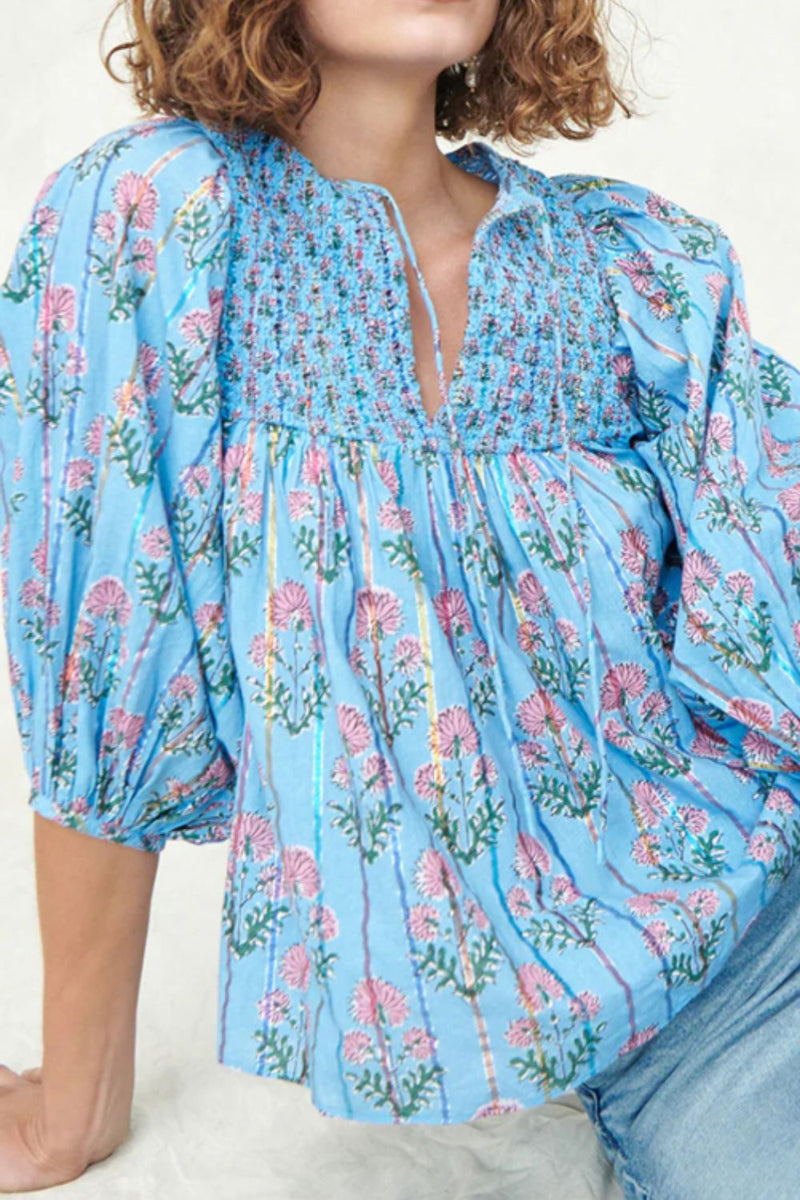 Sophisticated Blouse with a Clean Classic Look