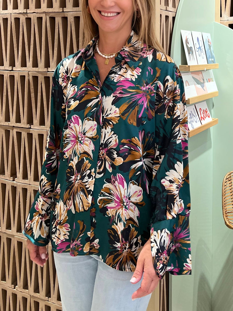 Elegantly Styled Blouse for Everyday Wear