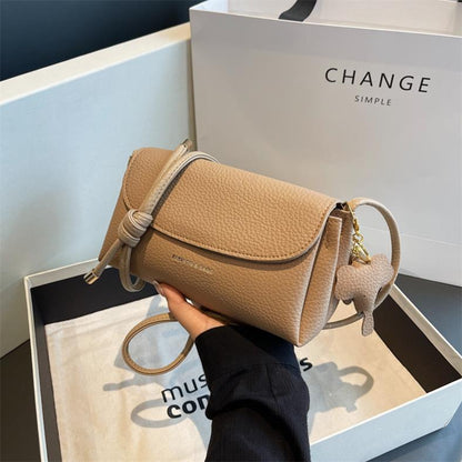 Well Tailored Bag with a Graceful Silhouette