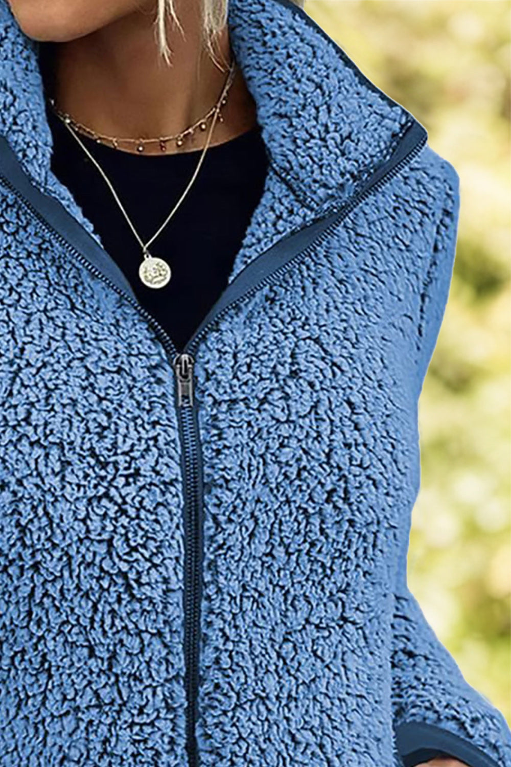 Effortlessly Elegant Jacket with a Timeless Design