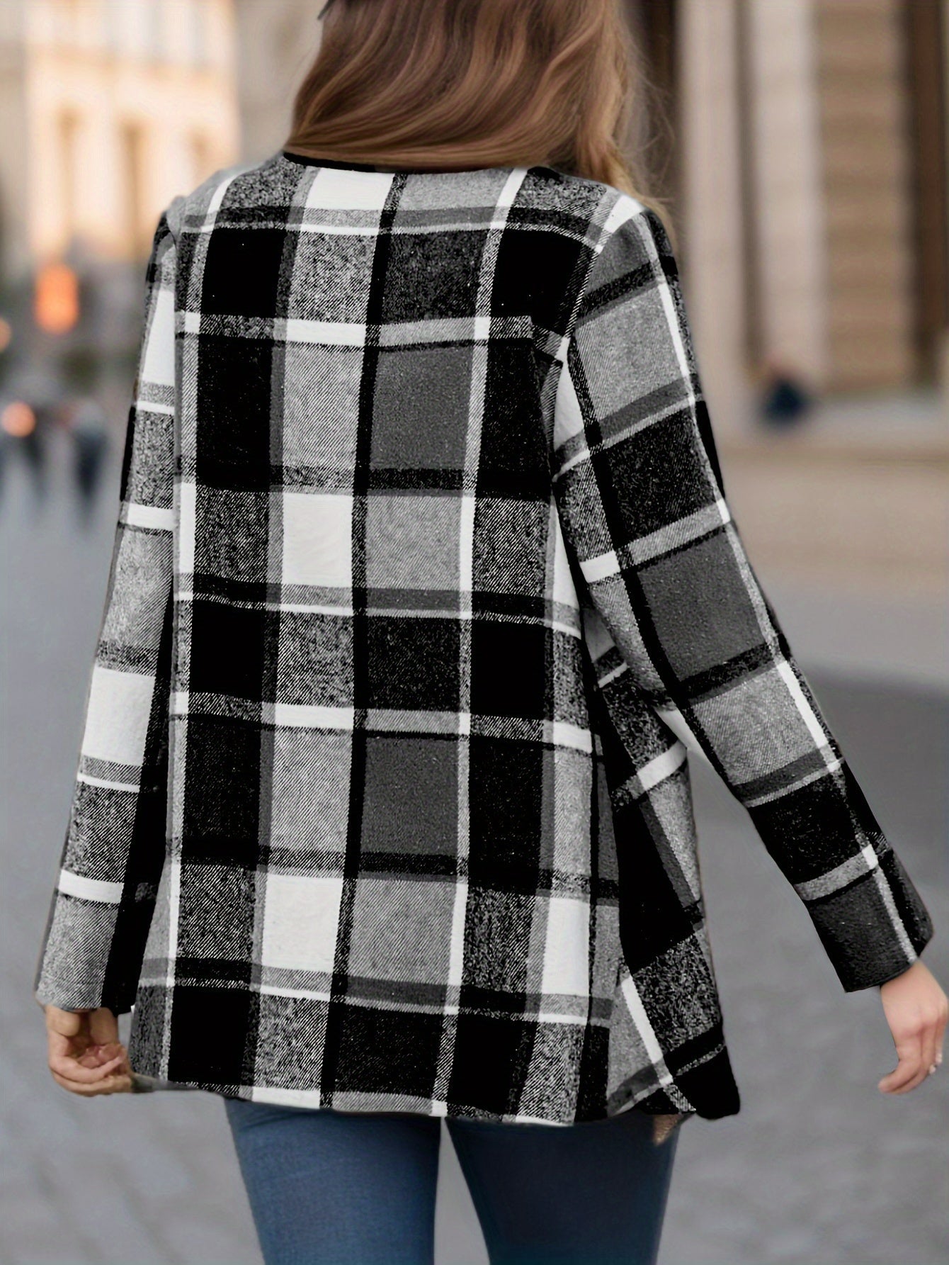 Effortlessly Elegant Sweater with a Timeless Design