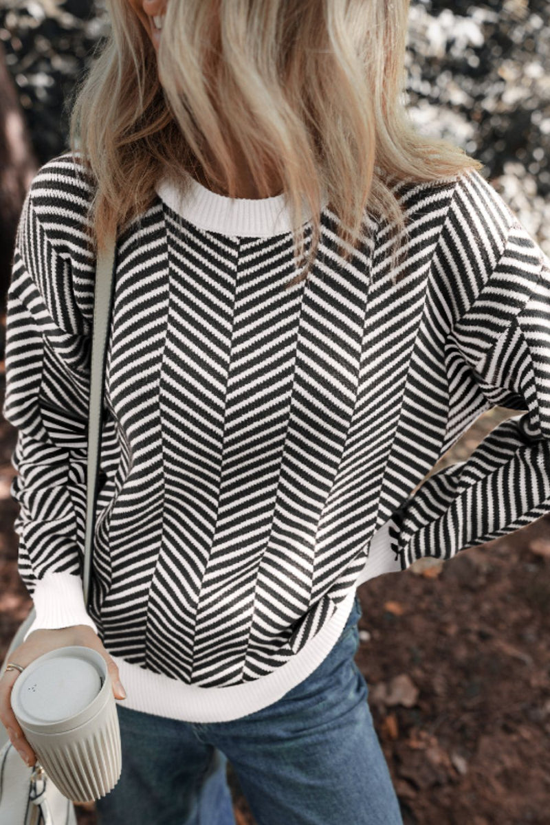 Well Tailored Sweater with a Graceful Silhouette