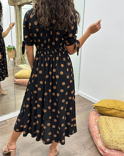 Classic Vintage Dress with a Flattering Fit