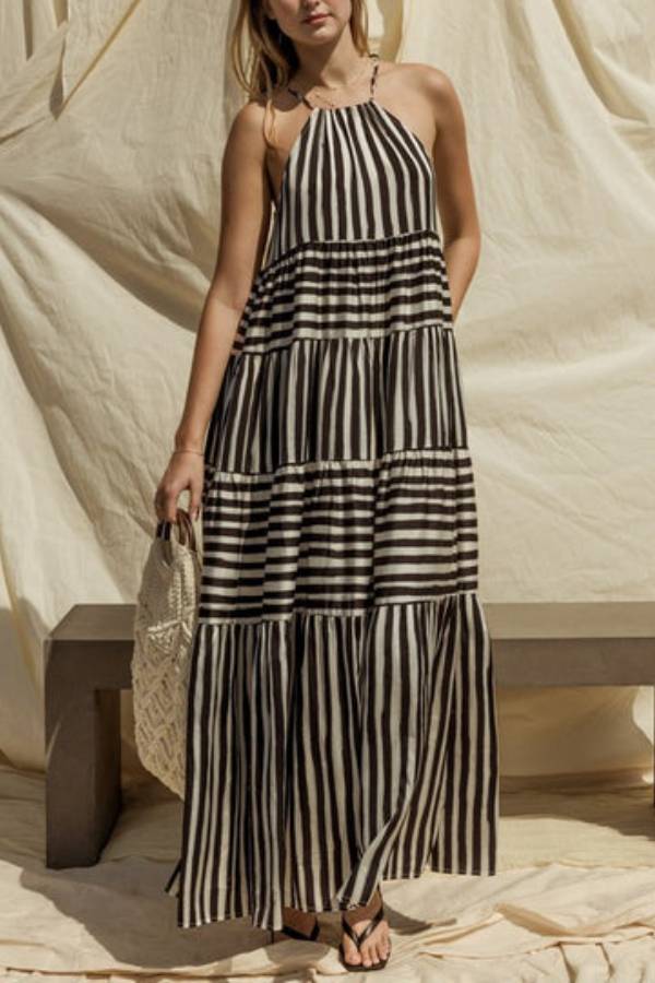 Beautifully Finished Dress in a Timeless Design