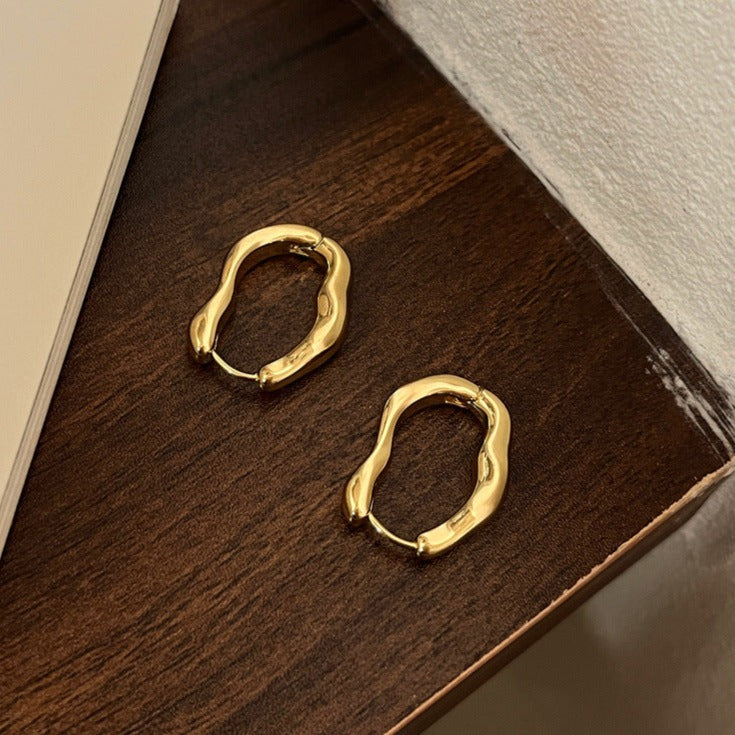 Klassinen Kulta Korvarengas ajattomalla viehätyksellä