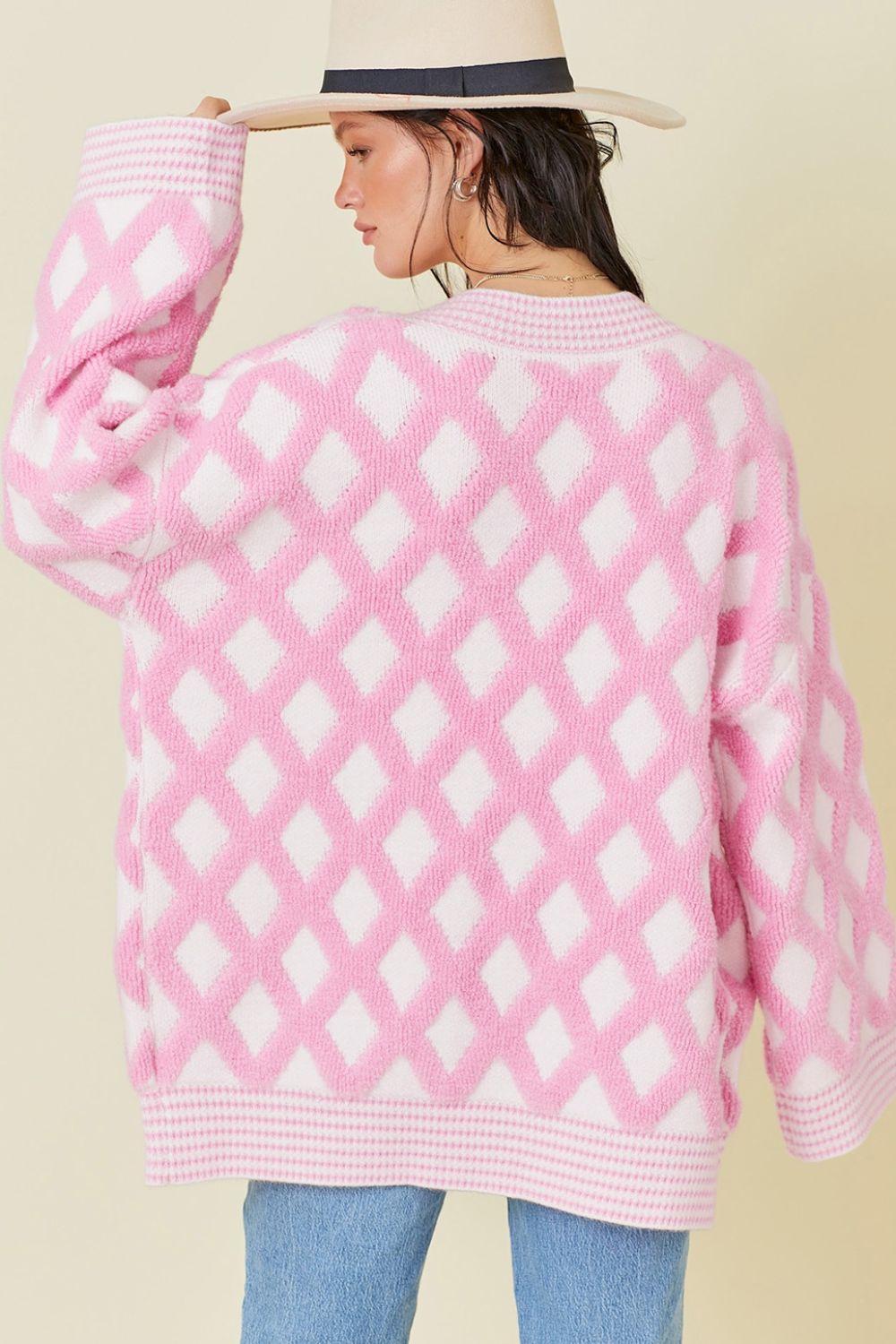 Effortlessly Elegant Cardigan with a Timeless Design